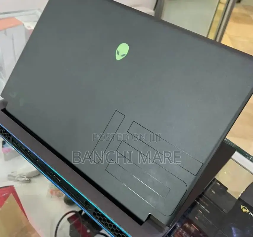 New Laptop Alienware 15 16GB Intel Core i7 SSD 512GB