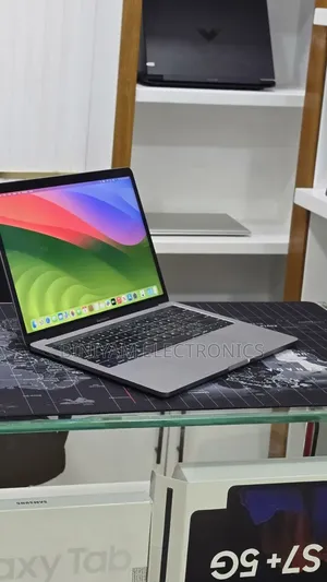 New Laptop Apple MacBook Pro 2019 16GB Intel Core i7 SSD 1T