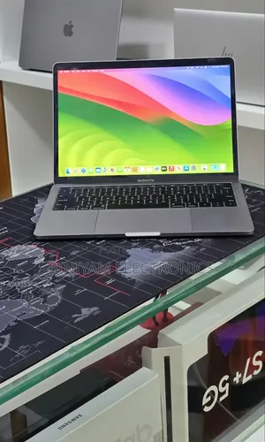 New Laptop Apple MacBook Pro 2019 16GB Intel Core i7 SSD 1T