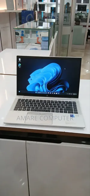 New Laptop HP EliteBook 840 G8 16GB Intel Core i7 SSD 512GB