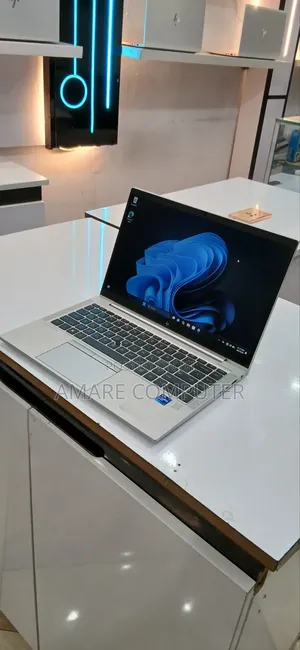 New Laptop HP EliteBook 840 G8 16GB Intel Core i7 SSD 512GB
