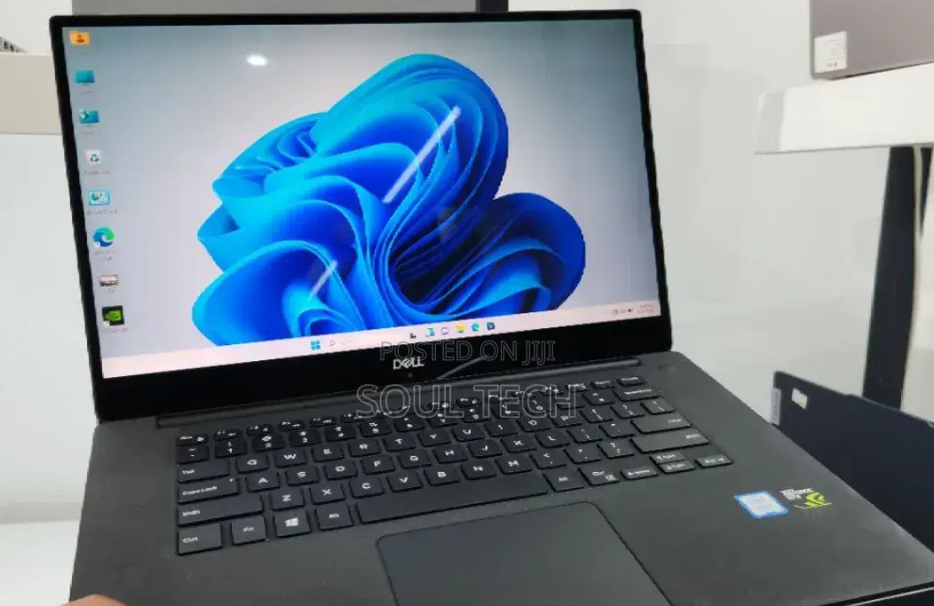 New Laptop Dell XPS 15 16GB Intel Core i7 SSD 512GB