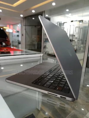 Laptop Apple MacBook Pro 2023 M3 8GB Apple M3 SSD 512GB