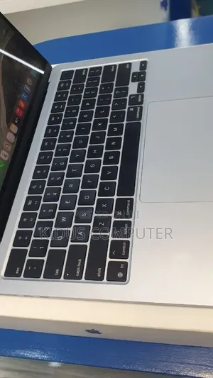 New Laptop Apple MacBook Air 2025 M4 16GB Apple M4 SSD 512GB