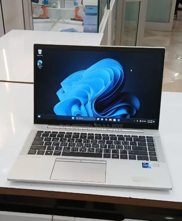 New Laptop HP EliteBook 840 G8 16GB Intel Core i7 SSD 512GB