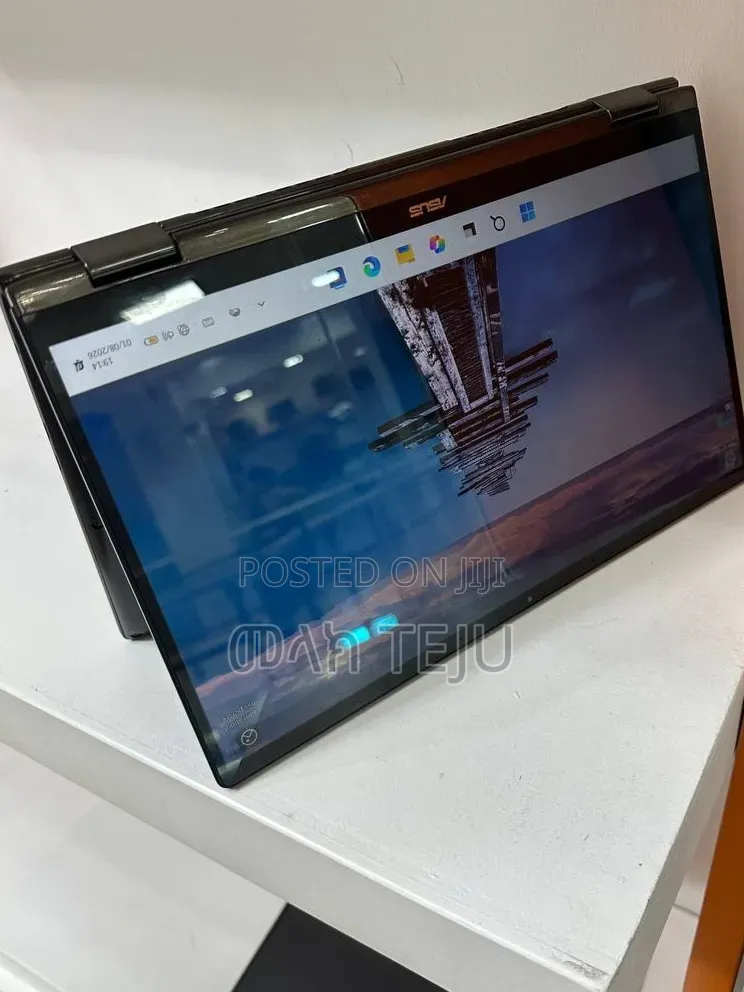 New Laptop Asus Zenbook 14 16GB Intel Core i7 SSD 256GB