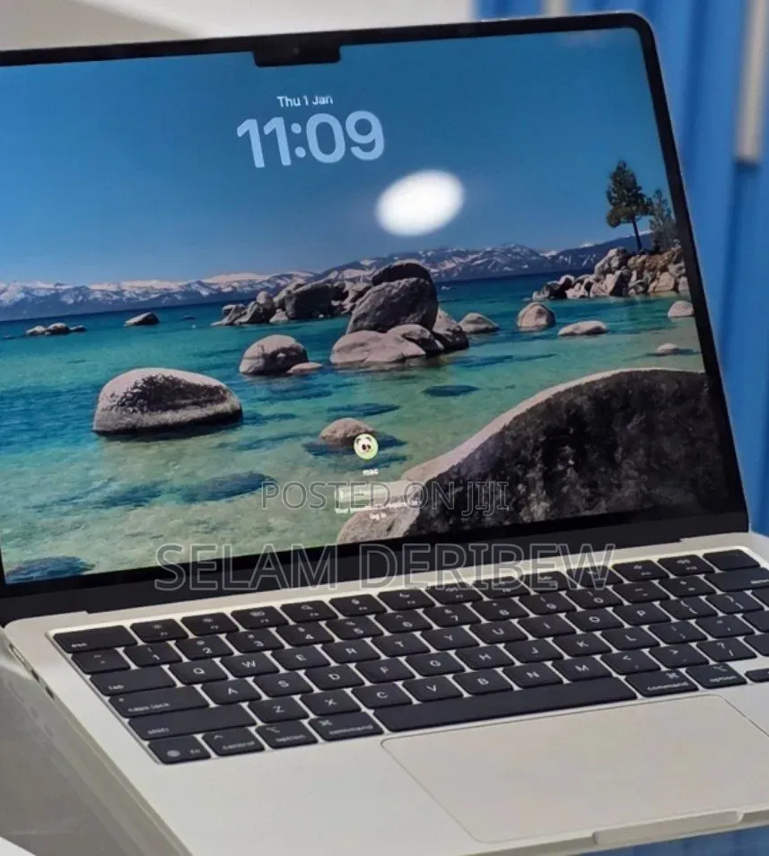 New Laptop Apple MacBook Air 2025 M4 16GB Apple M4 SSD 256GB