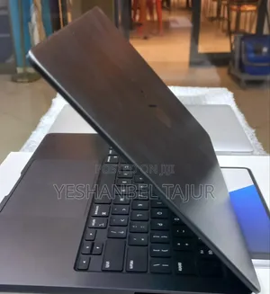 New Laptop Apple MacBook Pro 2025 M5 16GB Apple M5 Pro SSD 512GB