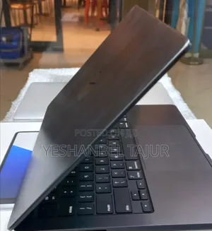 New Laptop Apple MacBook Pro 2025 M5 16GB Apple M5 Pro SSD 512GB