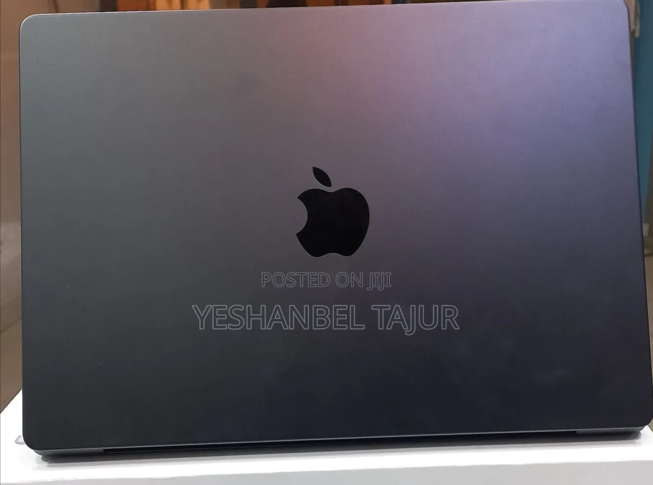 New Laptop Apple MacBook Pro 2025 M5 16GB Apple M5 Pro SSD 512GB
