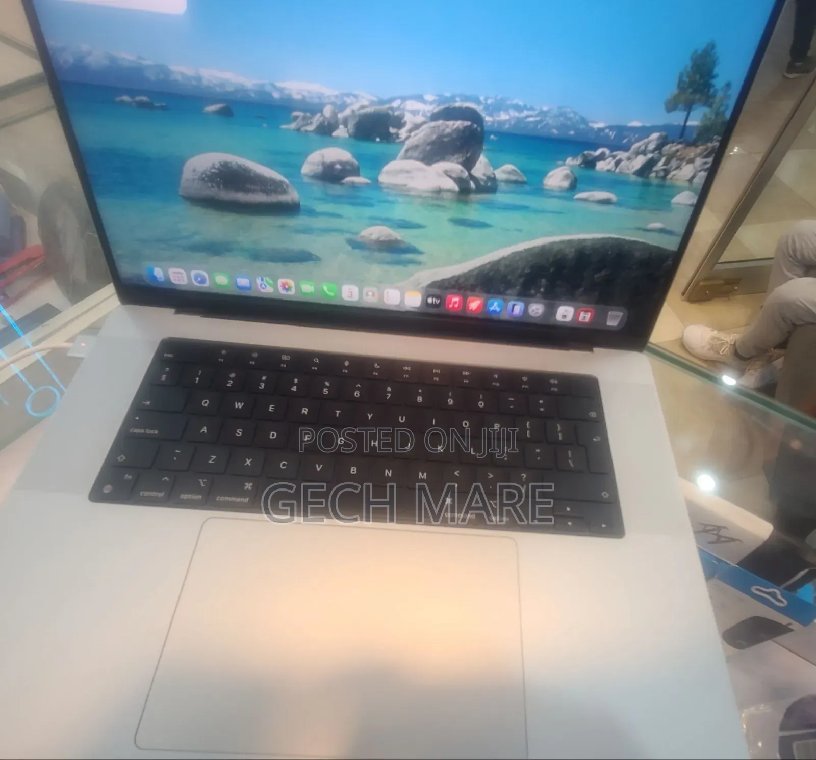 New Laptop Apple MacBook Pro 2021 M1 32GB Apple M1 Pro SSD 1T