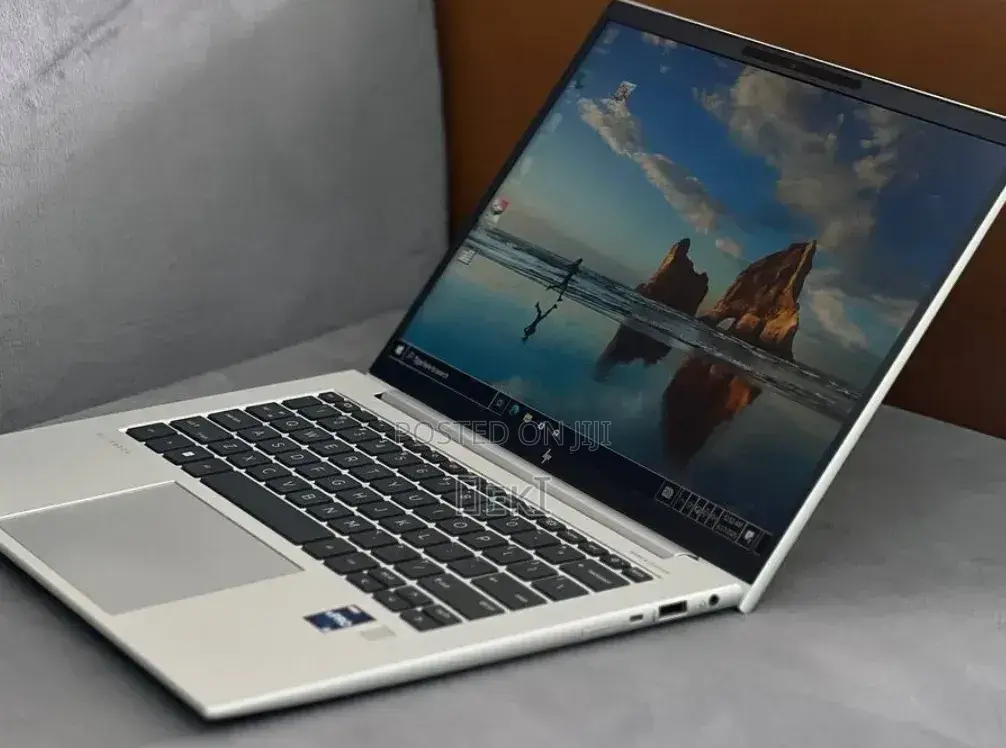 New Laptop HP EliteBook 840 G10 16GB Intel Core i7 SSD 512GB