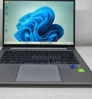 New Laptop HP ZBook Firefly G9 16GB Intel Core i7 SSD 512GB