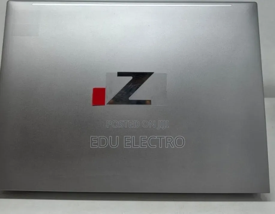 New Laptop HP ZBook Firefly G9 16GB Intel Core i7 SSD 512GB