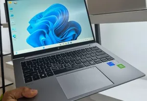 New Laptop HP ZBook Firefly G9 16GB Intel Core i7 SSD 512GB