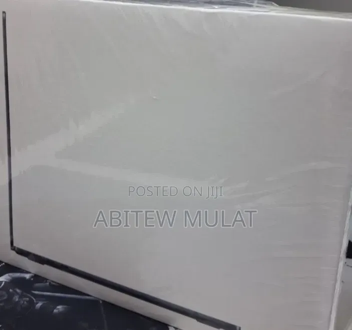New Laptop Apple MacBook Air 2025 M4 16GB Apple M4 SSD 512GB