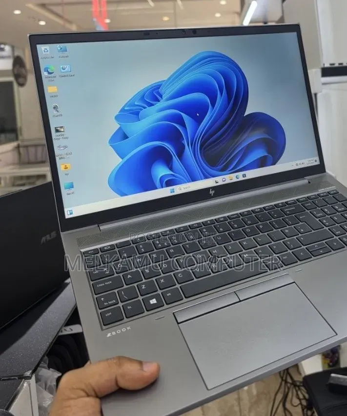 New Laptop HP ZBook 15 16GB Intel Core i7 SSD 512GB