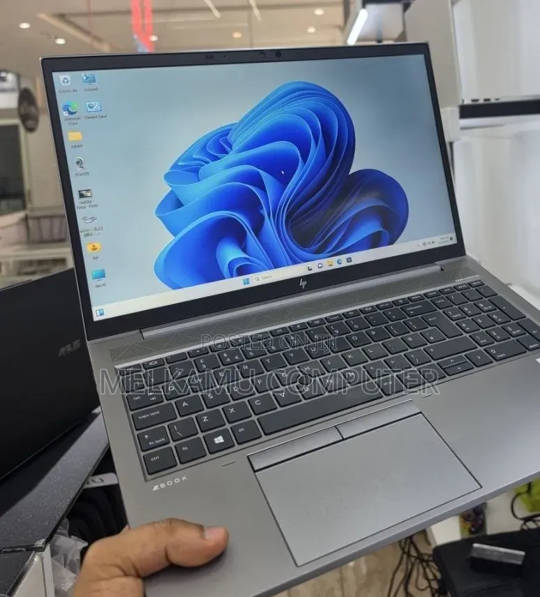 New Laptop HP ZBook 15 16GB Intel Core i7 SSD 512GB