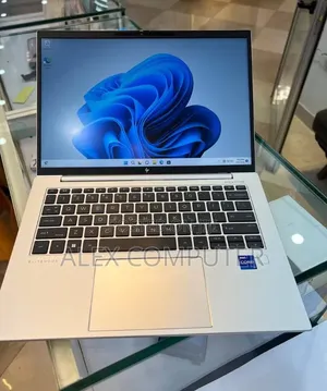New Laptop HP EliteBook 840 G9 16GB Intel Core i7 SSD 512GB