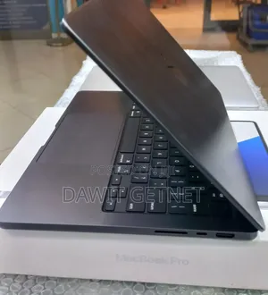 New Laptop Apple MacBook Pro 2025 M5 16GB Apple M5 Pro SSD 512GB