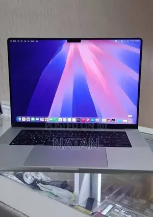 New Laptop Apple MacBook Pro 2020 M1 32GB Apple M1 Pro SSD 512GB