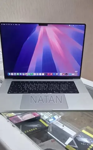 New Laptop Apple MacBook Pro 2020 M1 32GB Apple M1 Pro SSD 512GB