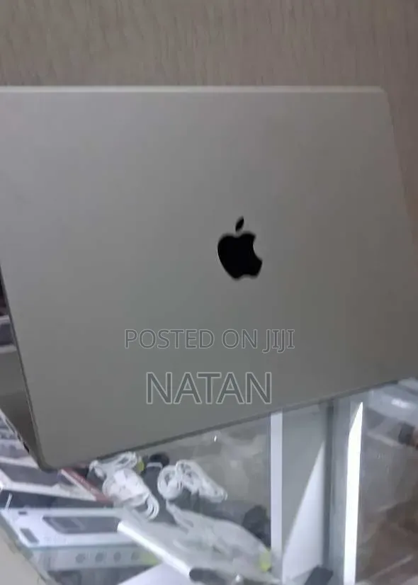New Laptop Apple MacBook Pro 2020 M1 32GB Apple M1 Pro SSD 512GB