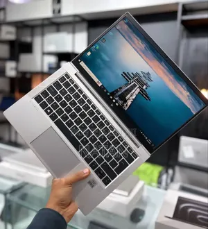 New Laptop HP EliteBook 830 G7 8GB Intel Core i5 SSD 512GB