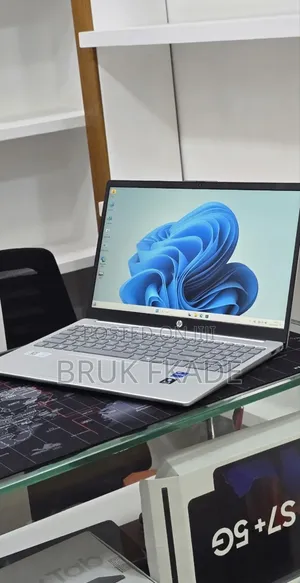 New Laptop HP Stream Notebook 16GB Intel Core i7 SSD 1T