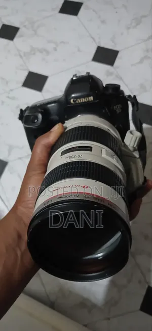 Canon 5d Mark Iii With 70-200 Zoom Lens