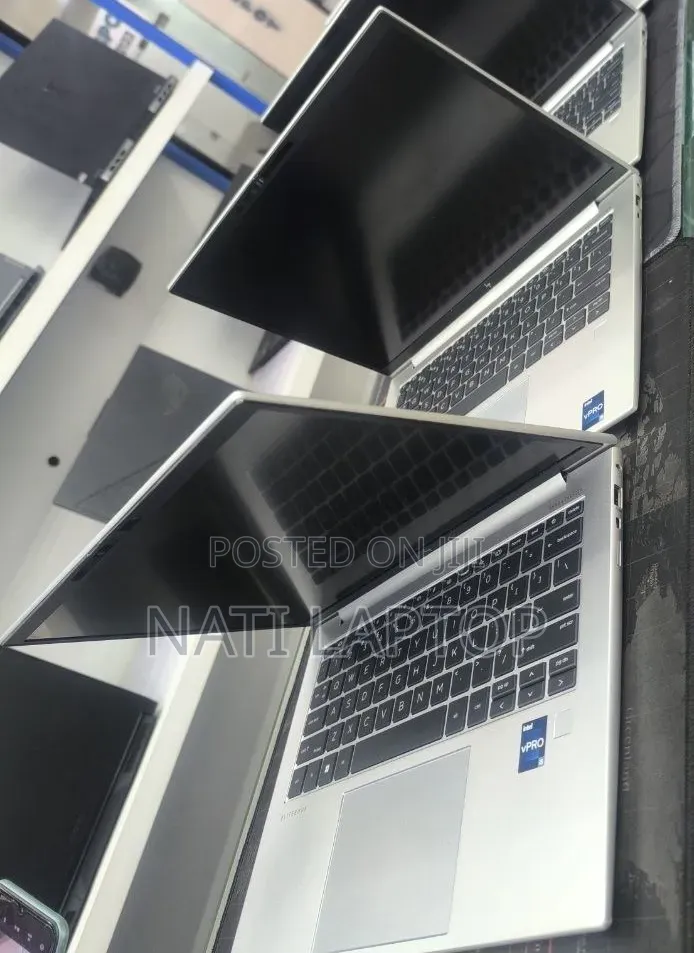 New Laptop HP EliteBook 840 G10 16GB Intel Core i5 SSD 512GB