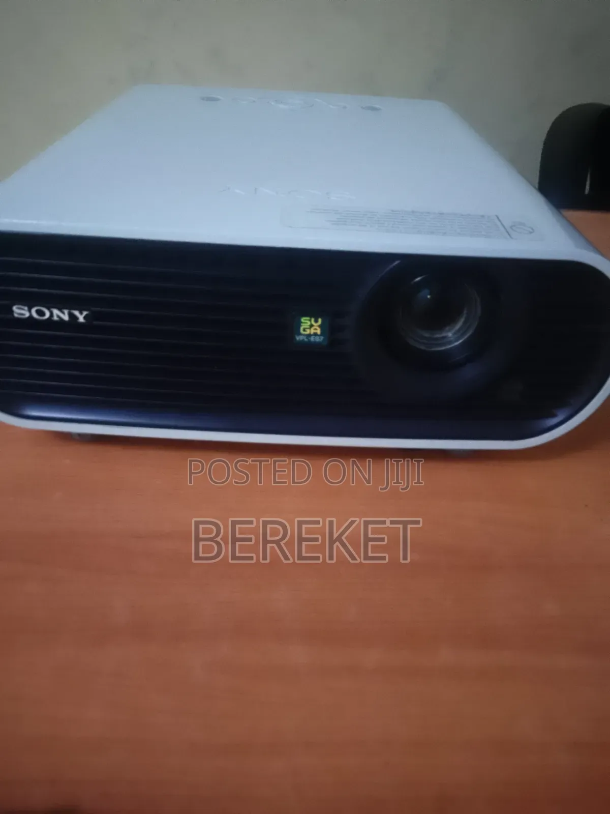 Sony VPL Es7 Projector