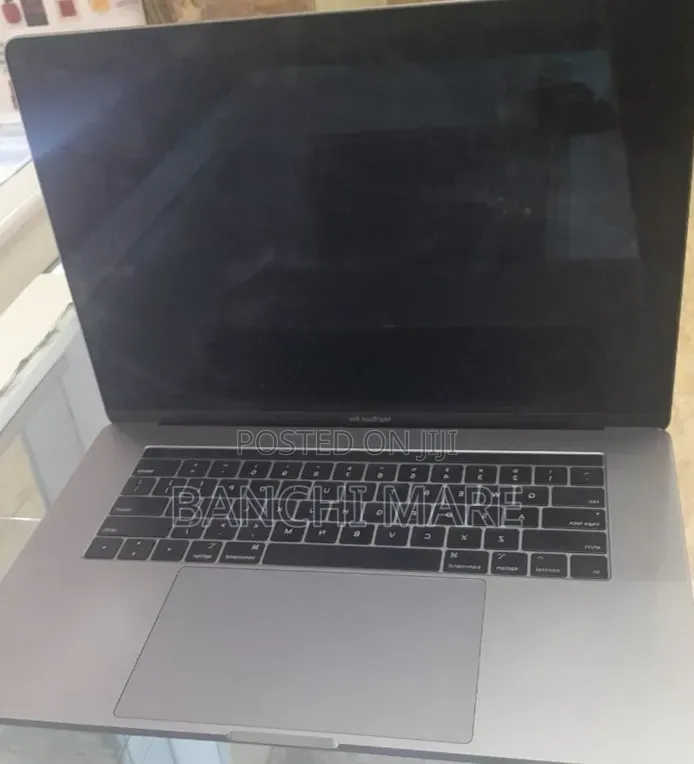 New Laptop Apple MacBook Pro 2018 16GB Intel Core i7 SSD 512GB