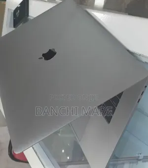 New Laptop Apple MacBook Pro 2018 16GB Intel Core i7 SSD 512GB