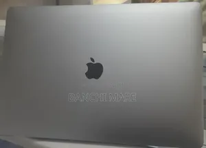 New Laptop Apple MacBook Pro 2018 16GB Intel Core i7 SSD 512GB