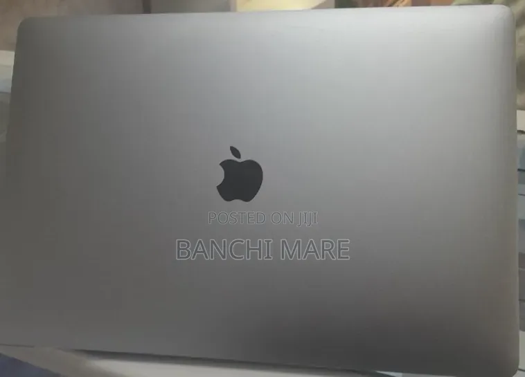 New Laptop Apple MacBook Pro 2018 16GB Intel Core i7 SSD 512GB