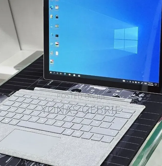 New Laptop Microsoft Surface Pro 6 8GB Intel Core i5 SSD 256GB