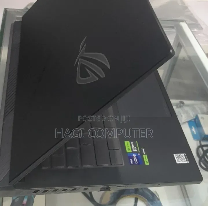 New Laptop Asus ROG Strix G15 16GB Intel Core i9 SSD 1T
