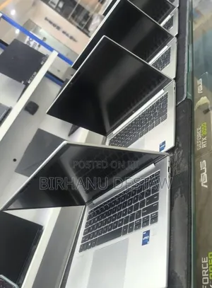 New Laptop HP EliteBook 840 G10 16GB Intel Core i5 SSD 512GB