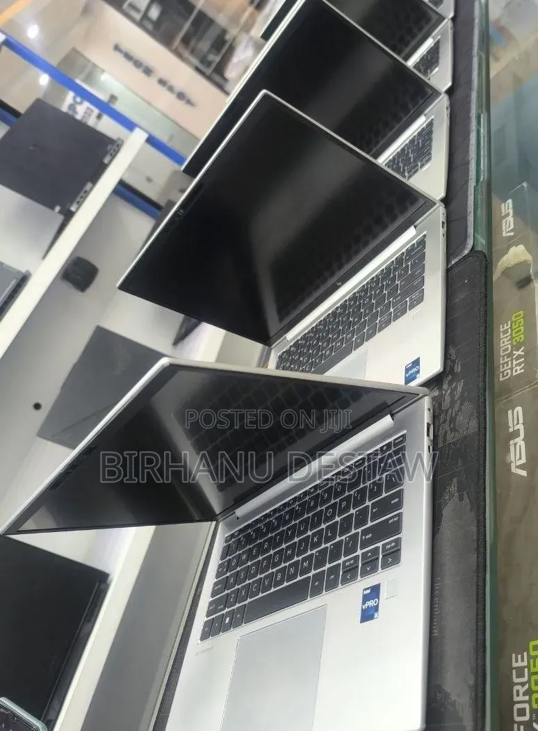 New Laptop HP EliteBook 840 G10 16GB Intel Core i5 SSD 512GB