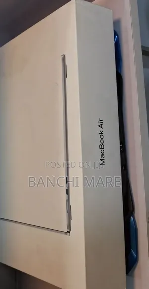 New Laptop Apple MacBook Air 2025 M4 16GB Apple M4 SSD 512GB