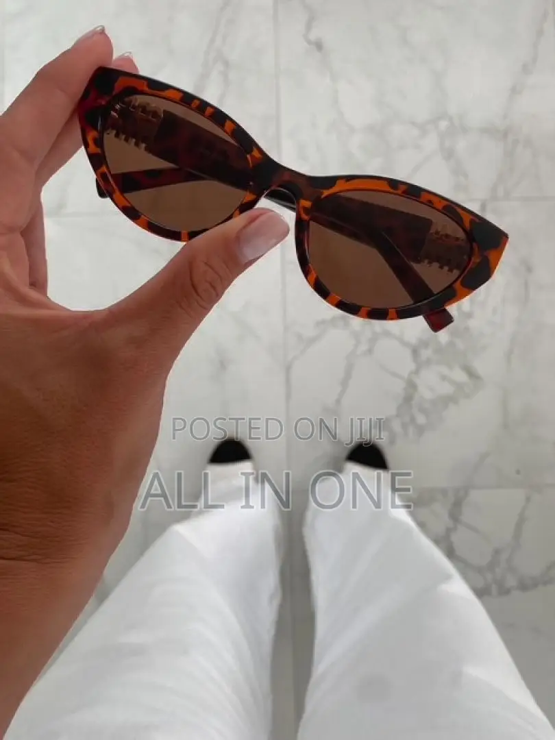 Oval Shaped Women’s Sunglasses With Fair Price