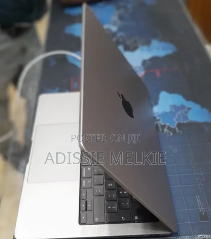 New Laptop Apple MacBook Pro 2021 M1 16GB Apple M1 Pro SSD 512GB