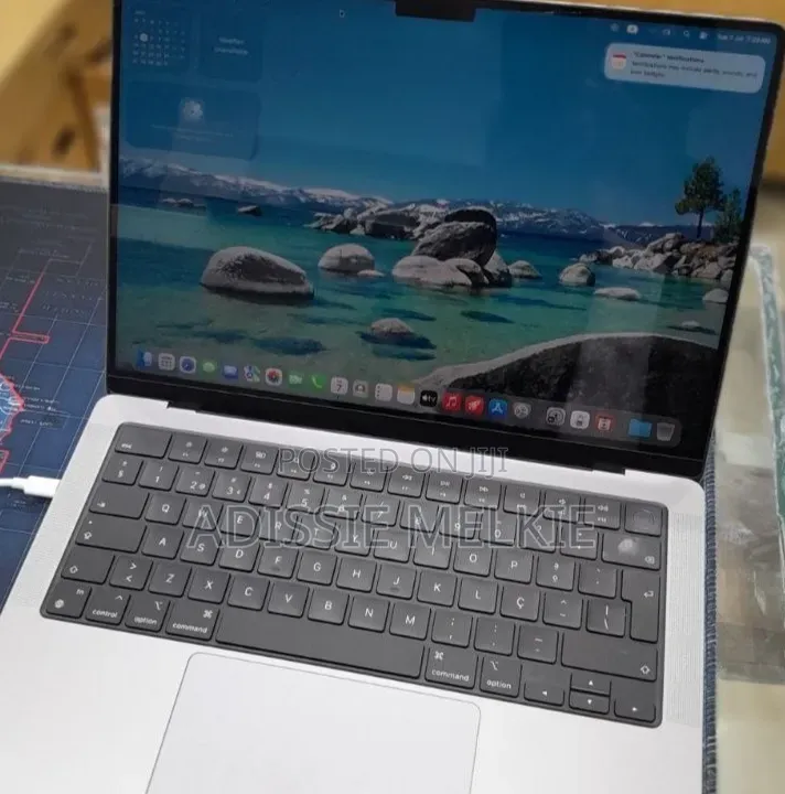 New Laptop Apple MacBook Pro 2021 M1 16GB Apple M1 Pro SSD 512GB