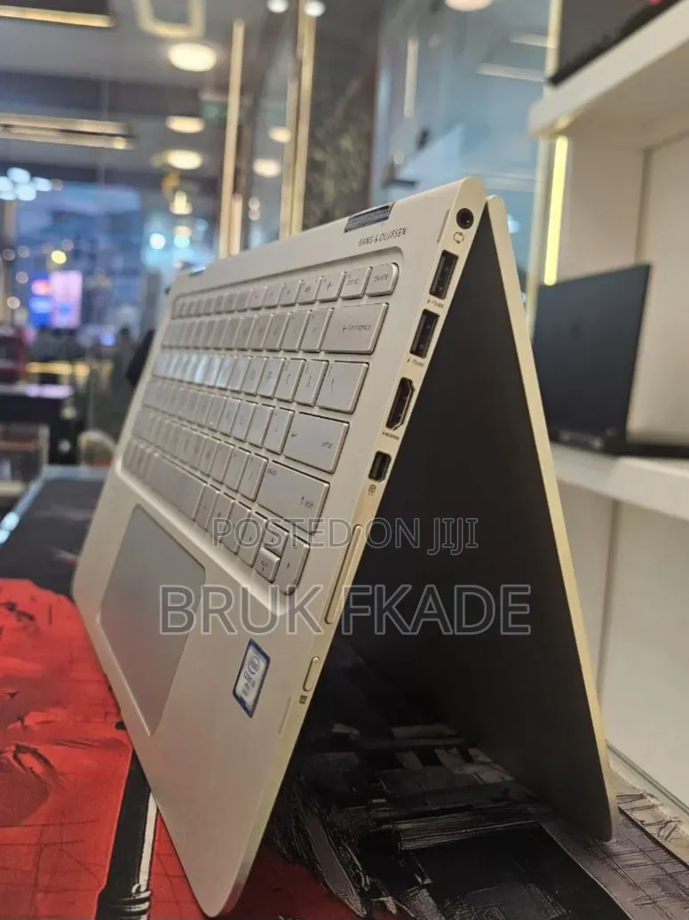 New Laptop HP Spectre X360 13 8GB Intel Core i5 SSD 256GB