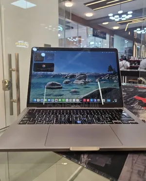 New Laptop Apple MacBook Pro 2021 M1 16GB Apple M1 Pro SSD 256GB