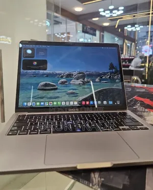New Laptop Apple MacBook Pro 2021 M1 16GB Apple M1 Pro SSD 256GB