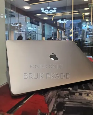 New Laptop Apple MacBook Pro 2021 M1 16GB Apple M1 Pro SSD 256GB