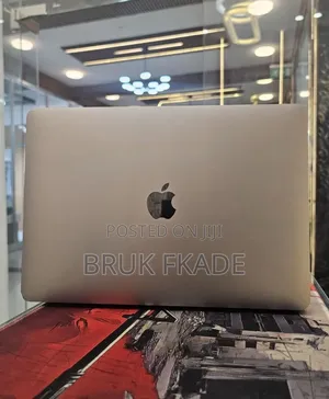 New Laptop Apple MacBook Pro 2021 M1 16GB Apple M1 Pro SSD 256GB