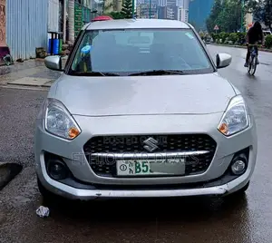 Suzuki Swift 2022 Silver